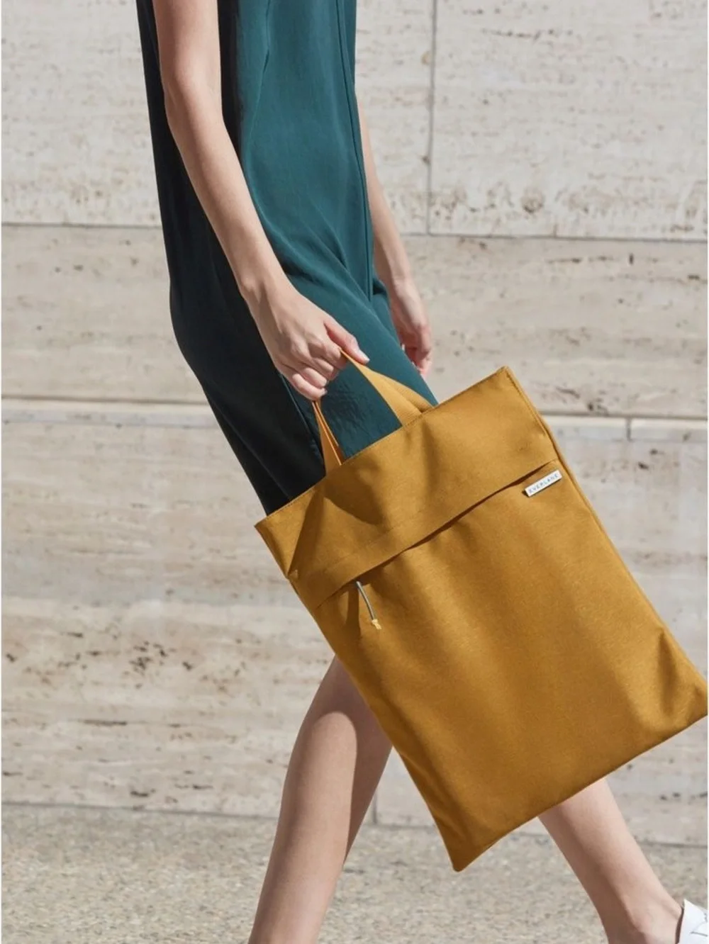 Everlane Men's Caramel Canvas Laptop Bag